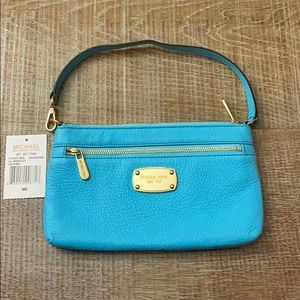 NWT Michael Kors Jet Set Lg Leather Wristlet Aqua